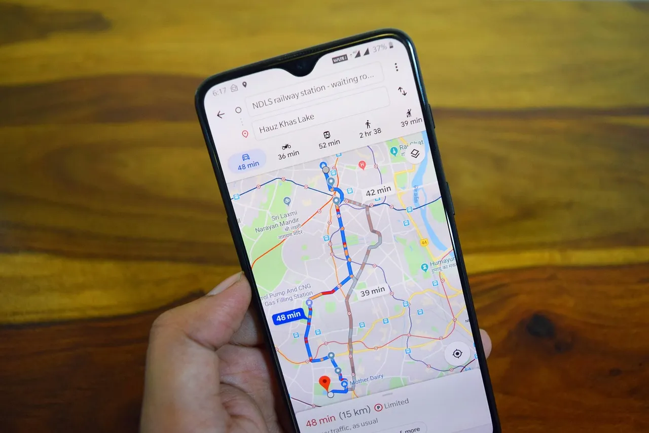 Ghid complet: Cum să apari pe Google Maps în 2026